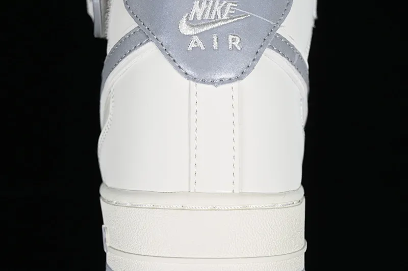 All categories Nk Air Force 1 Air Force series Nk Air Force 1 Mid Air Force mid-top Nk Air Force 1'07 Mid beige gray hook Starry Air Force One mid-top casual sneakers SH0235-522